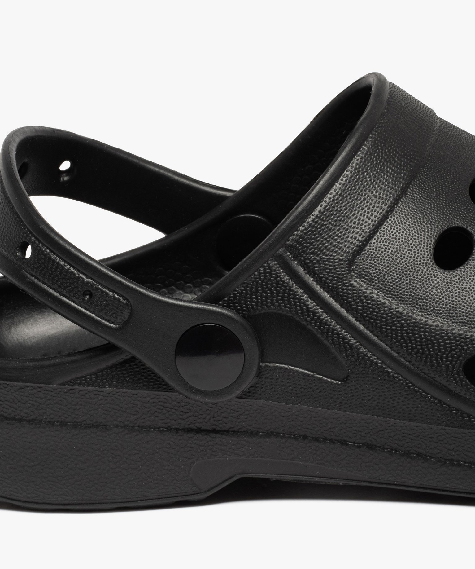 Sabots souples femme unis à perforations noir | GEMO