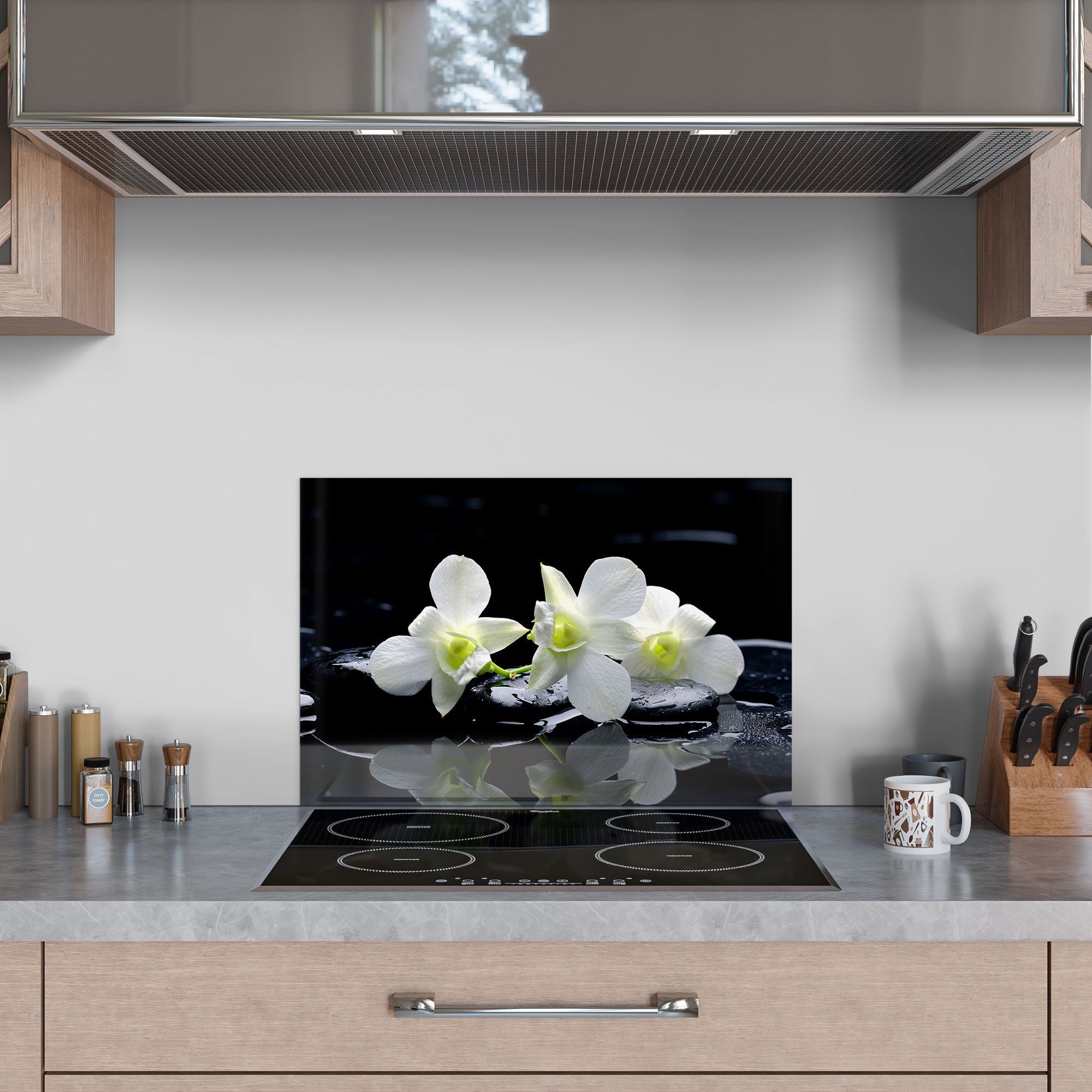 DEQORI Küchenrückwand 'Orchidee mit Zen-Steinen', Glas Spritzschutz Badrückwand Herdblende