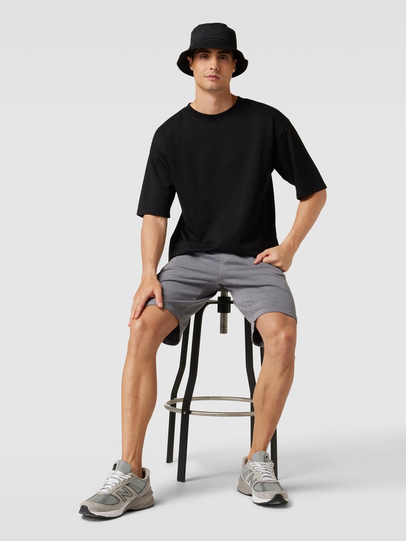 Sweatshorts mit Tunnelzug Modell 'Washer' in mittelgrau
