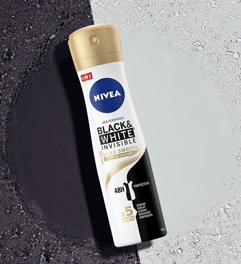 Nivea Deo sprej Black&White Silky Smooth