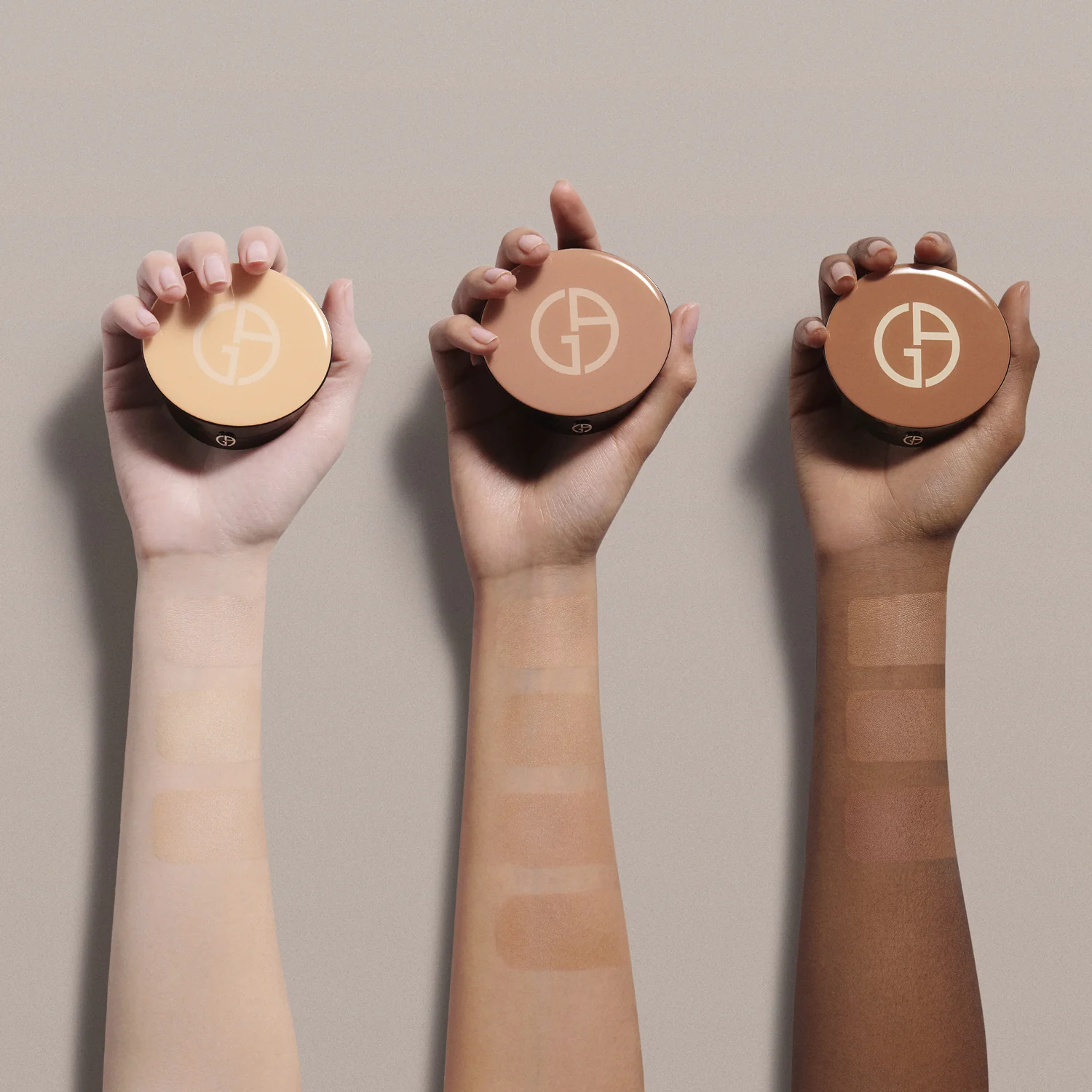 Luminous Silk Glow Fusion Powder - Kompaktni puder, Kompaktni puder