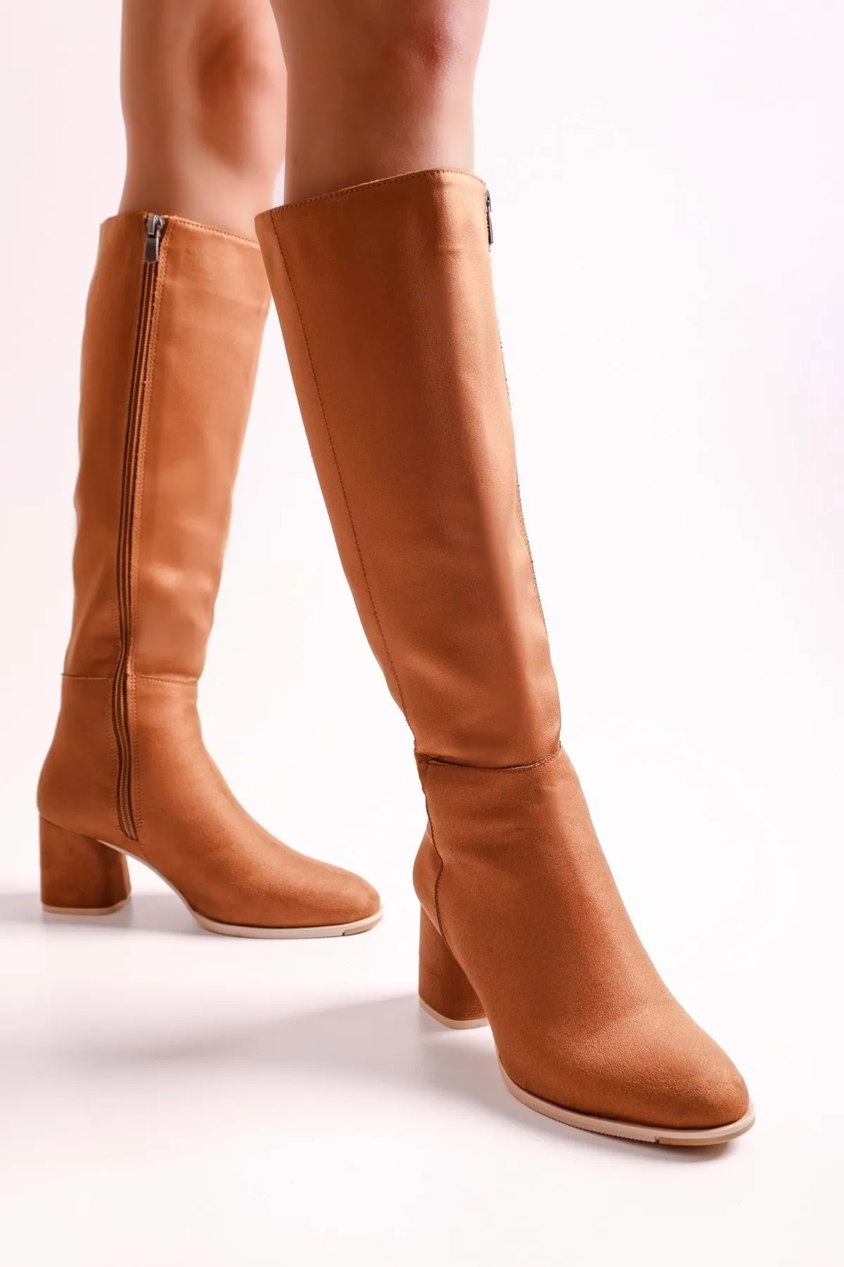 Shoeberry  Damenkiella Tan Wildleder-Stiefel mit Absatz Tan Wildleder