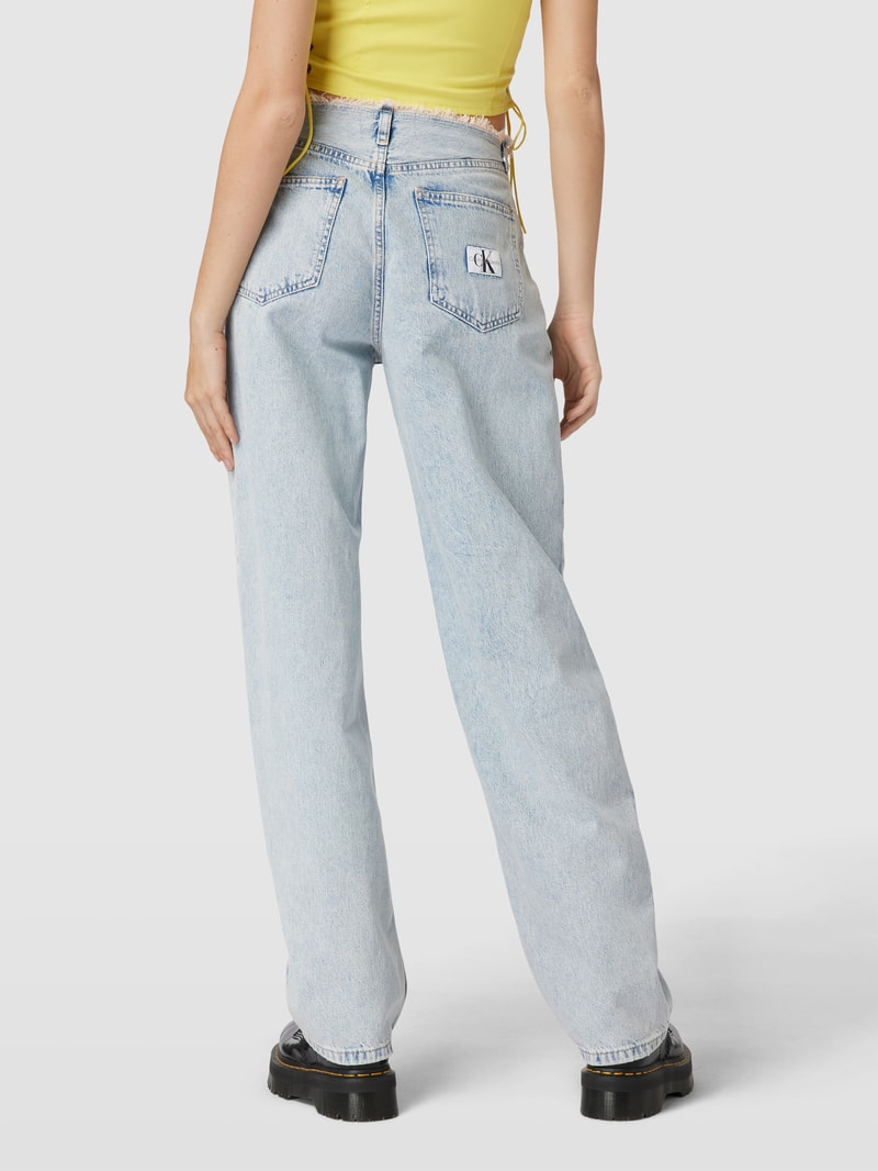 Straight Fit Jeans mit ausgefranstem Bund in hellblau