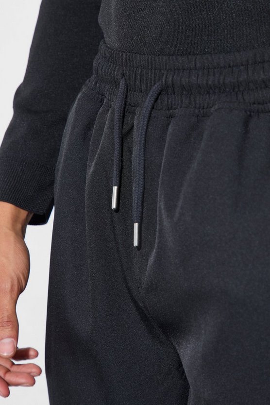 Kurze Slim-Fit Hose mit Kordelzug