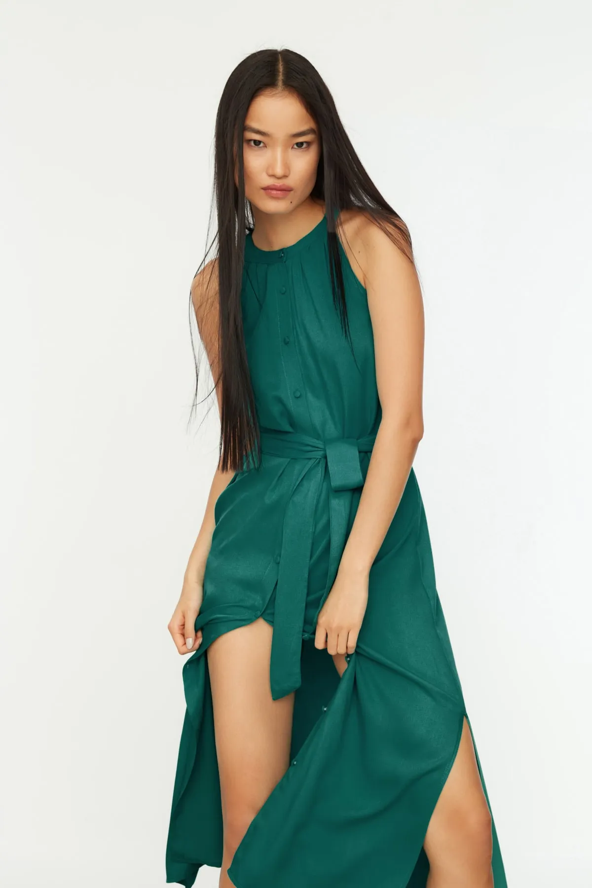 Trendyol Collection  Smaragdgrünes, gewebtes Midi-Hemdkleid mit Gürtel und vorherrschendem Kragen TWOSS19XM0112