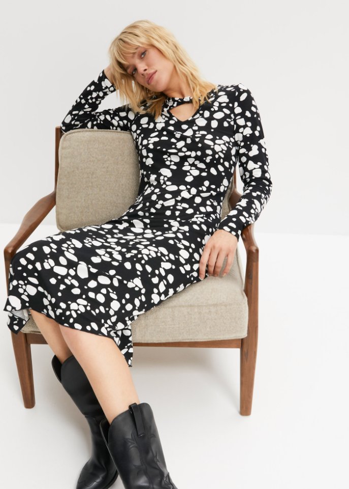 Asymmetrisches Midikleid mit Cut-Out