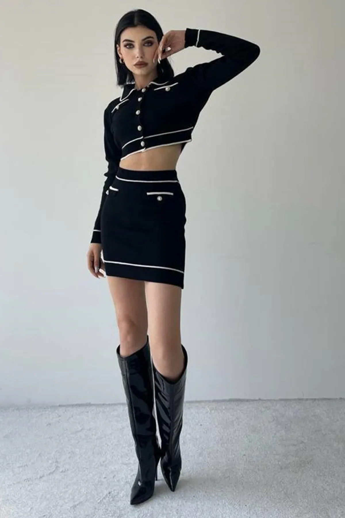 lovebox  Flexibler Strickstoff, Polokragen mit Knopfleiste, langärmeliges kurzes Sweatshirt und Rock, schwarzes Unterteil, Oberteil, Set 185