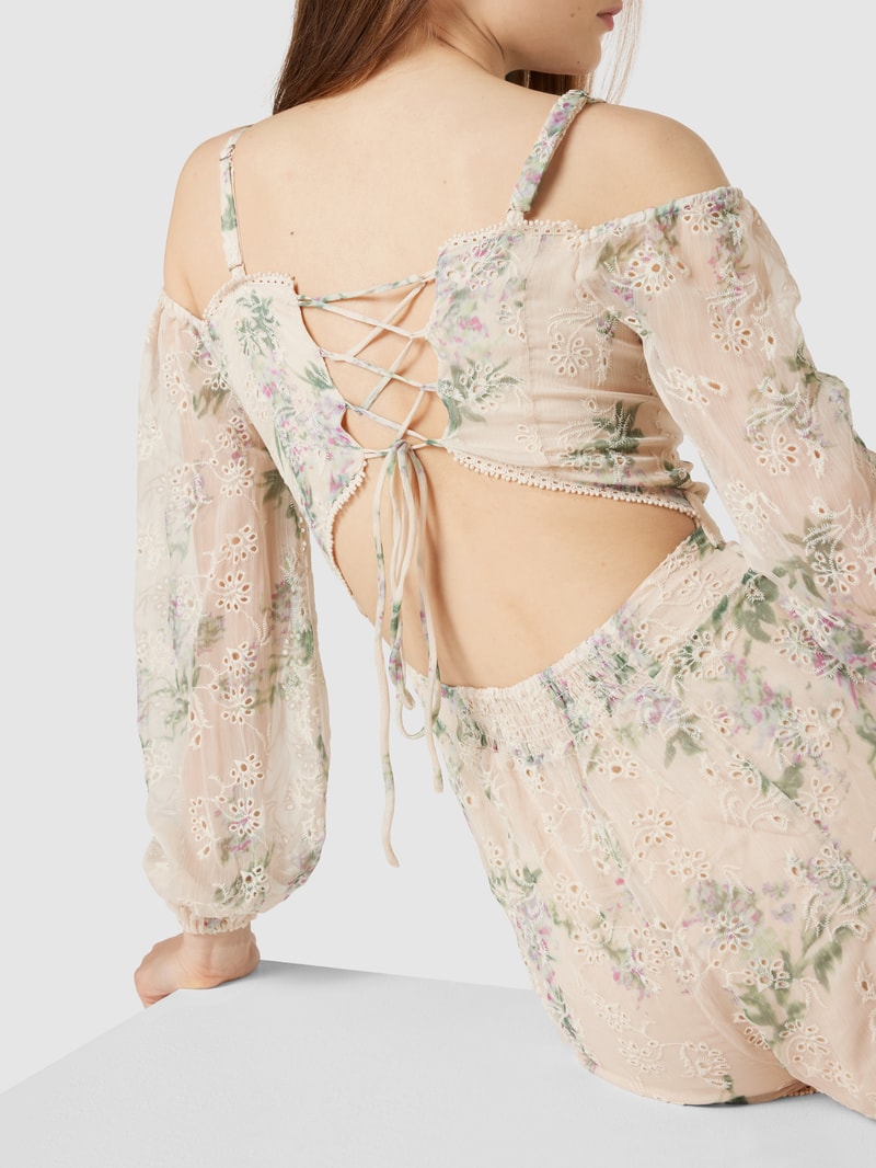 Cold-Shoulder-Jumpsuit mit floraler Lochstickerei in offwhite