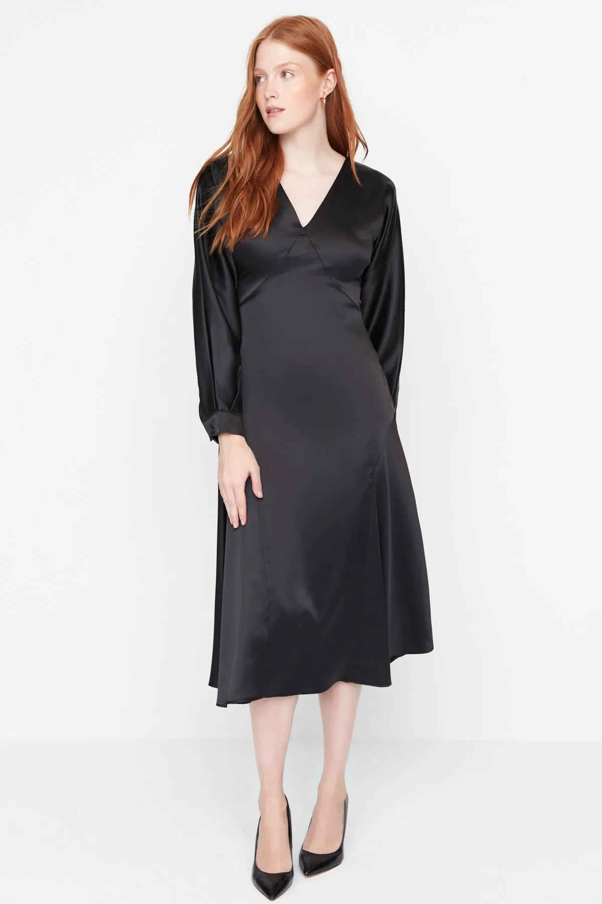 Trendyol Collection  Schwarzes Midi-Kleid aus gewebtem Satin TWOAW23EL01099