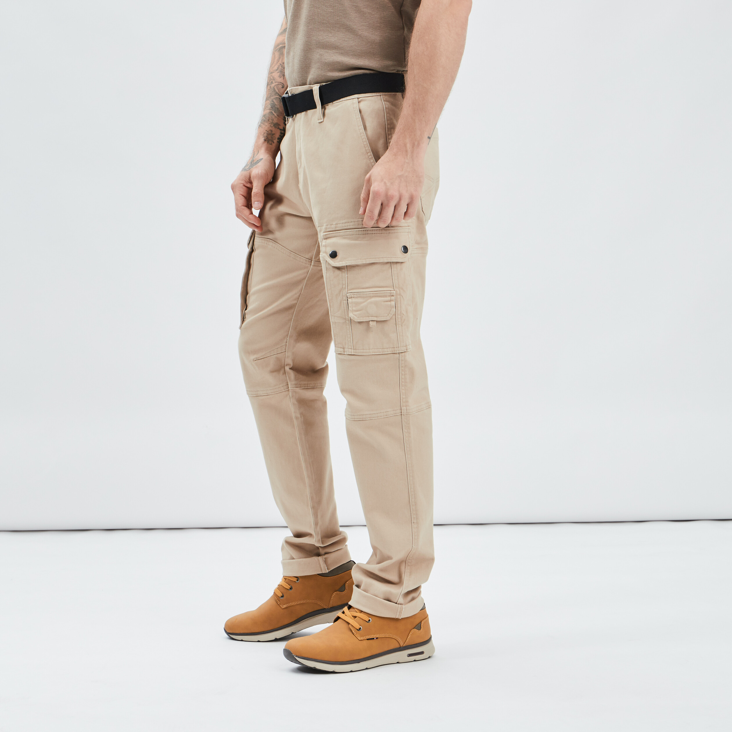 Pantalon cargo regular ceinturé sable homme | La Halle