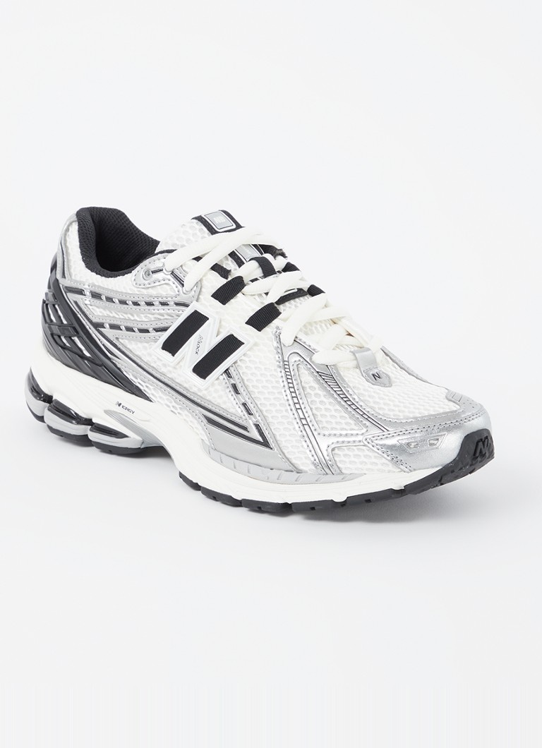 Teniși New Balance 1906 cu detalii pe mâneci