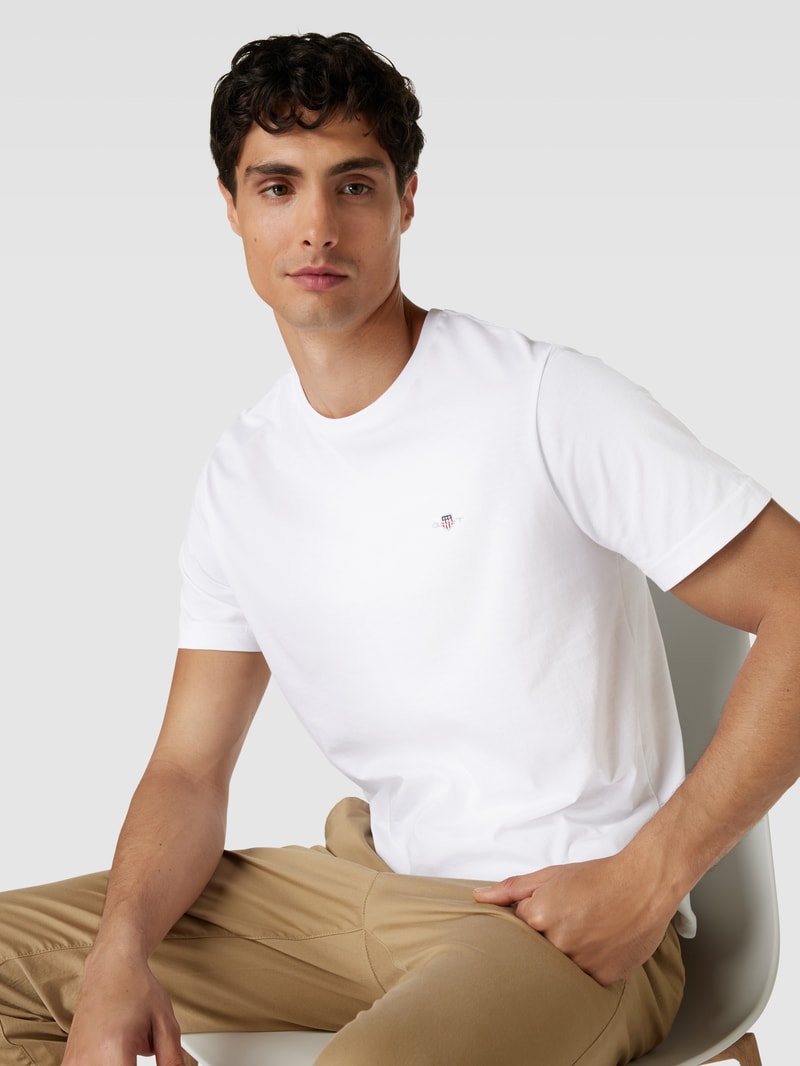 Regular Fit T-Shirt mit Label-Stitching Modell 'SHIELD' in offwhite