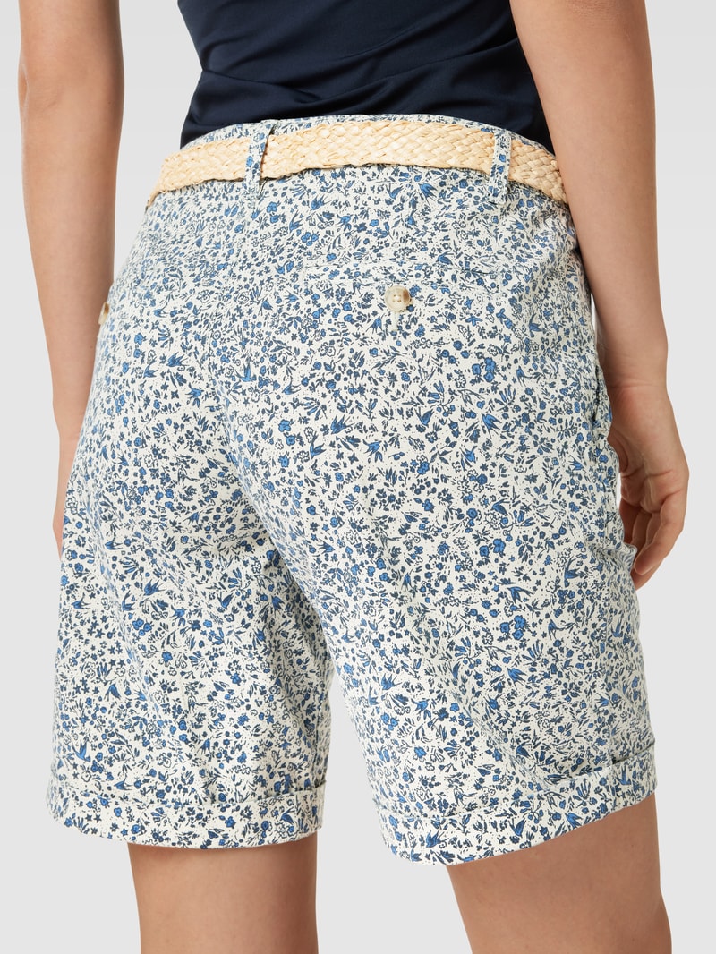 Bermudas mit Gürtel in weiß