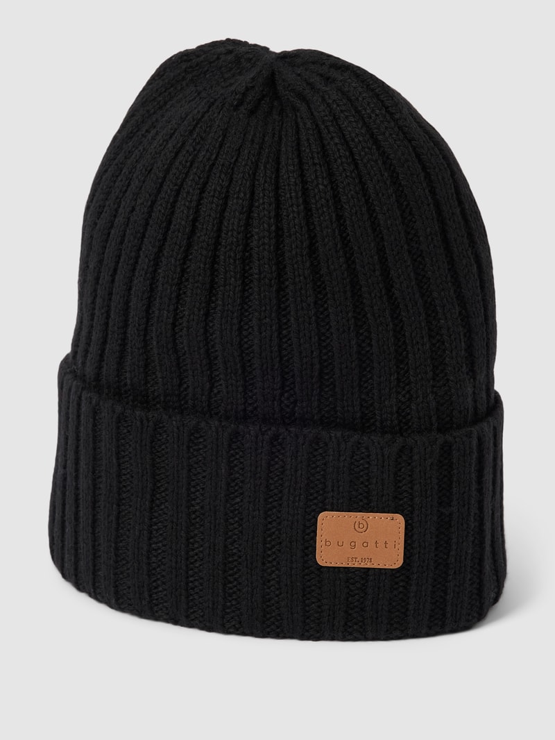Mütze mit Label-Patch in schwarz