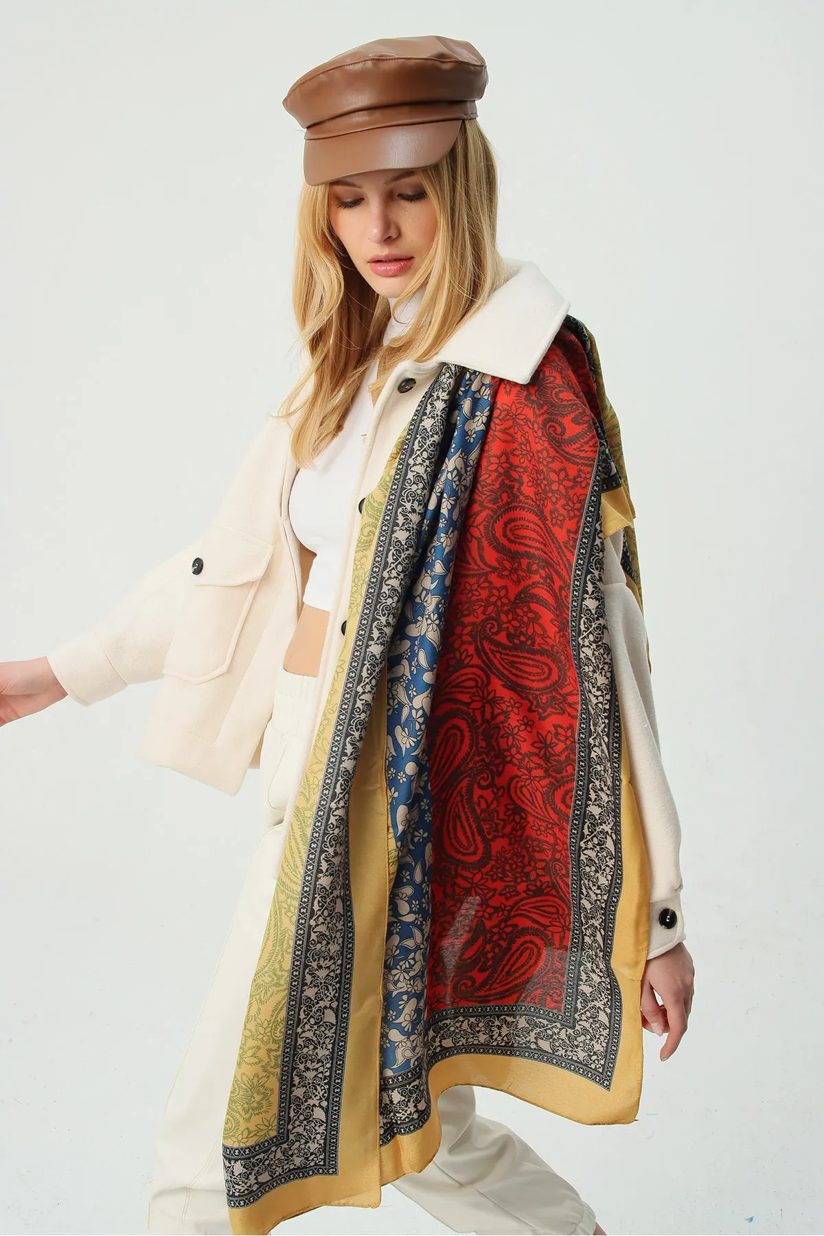 Trend Alaçatı Stili  Schultertuch - Mehrfarbig - Paisley