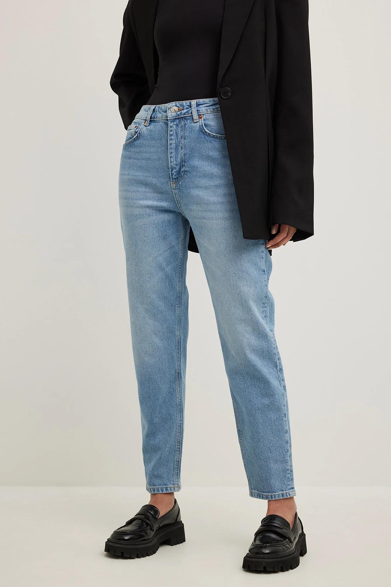 Mom Jeans mit hoher Taille