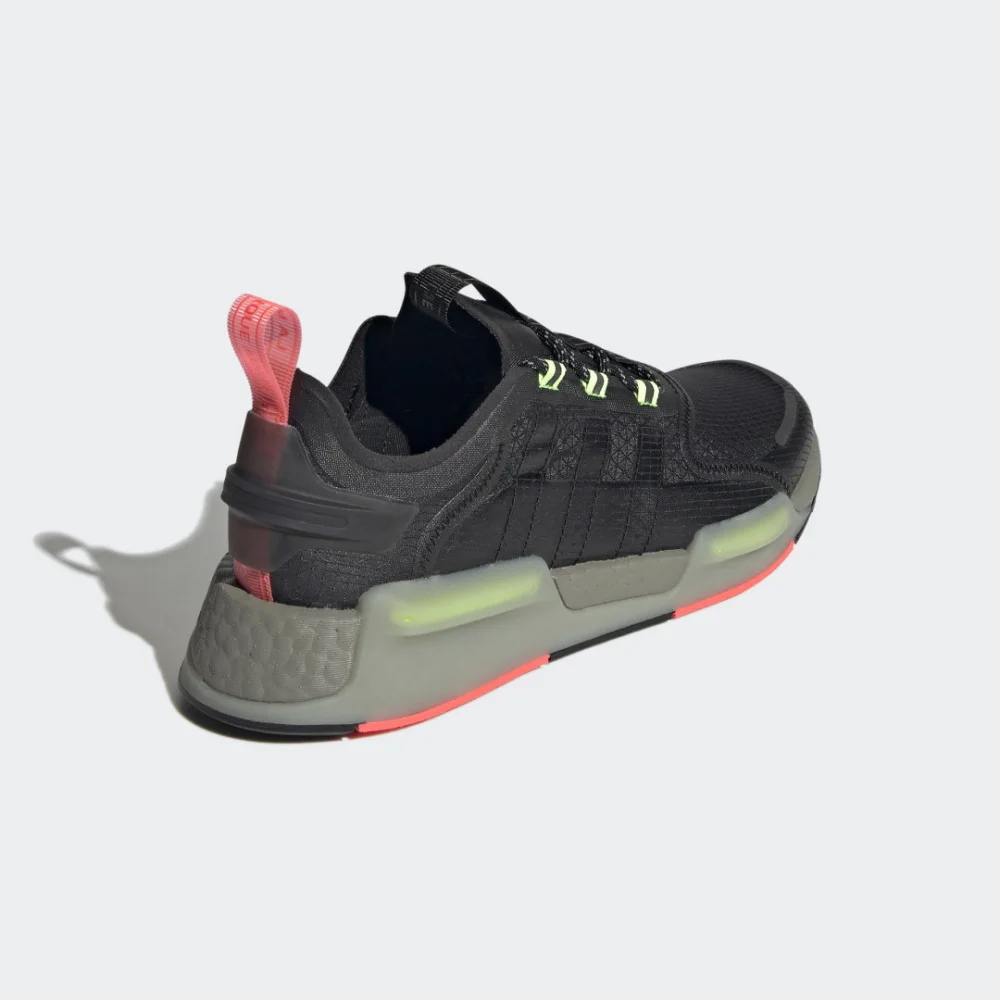 adidas NMD V3 GW3064 / schwarz