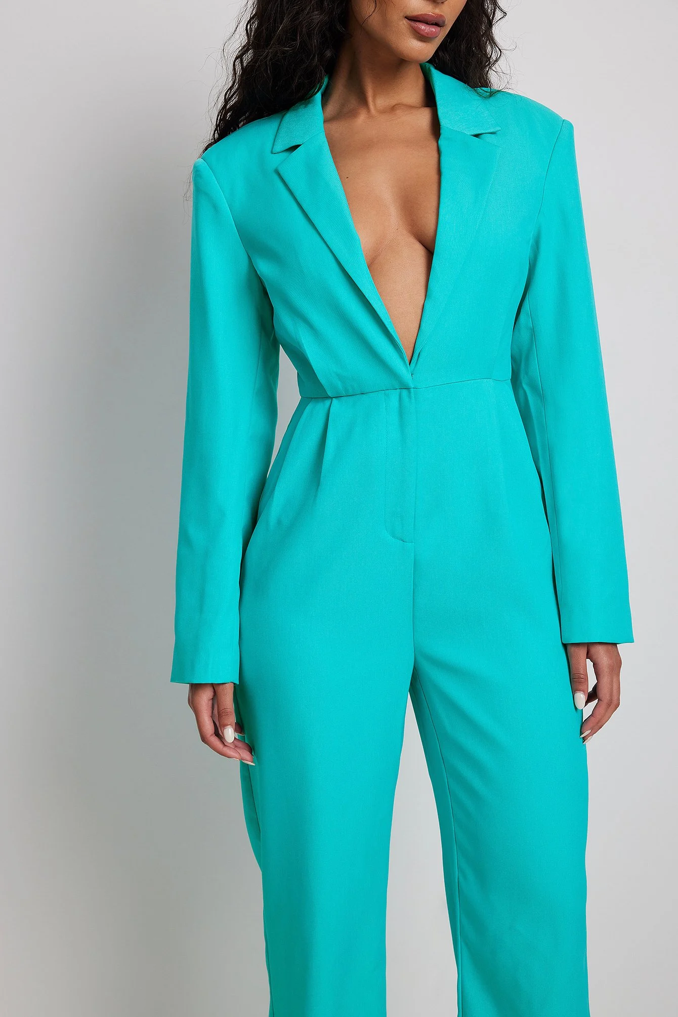 Tailored Jumpsuit mit breiten Schultern
