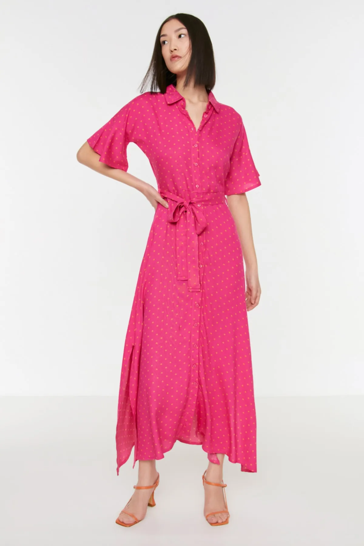 Trendyol Collection  Fuchsiafarbenes, gewebtes Maxi-Hemdkleid aus Viskose mit Gürtel TWOSS19EL0094