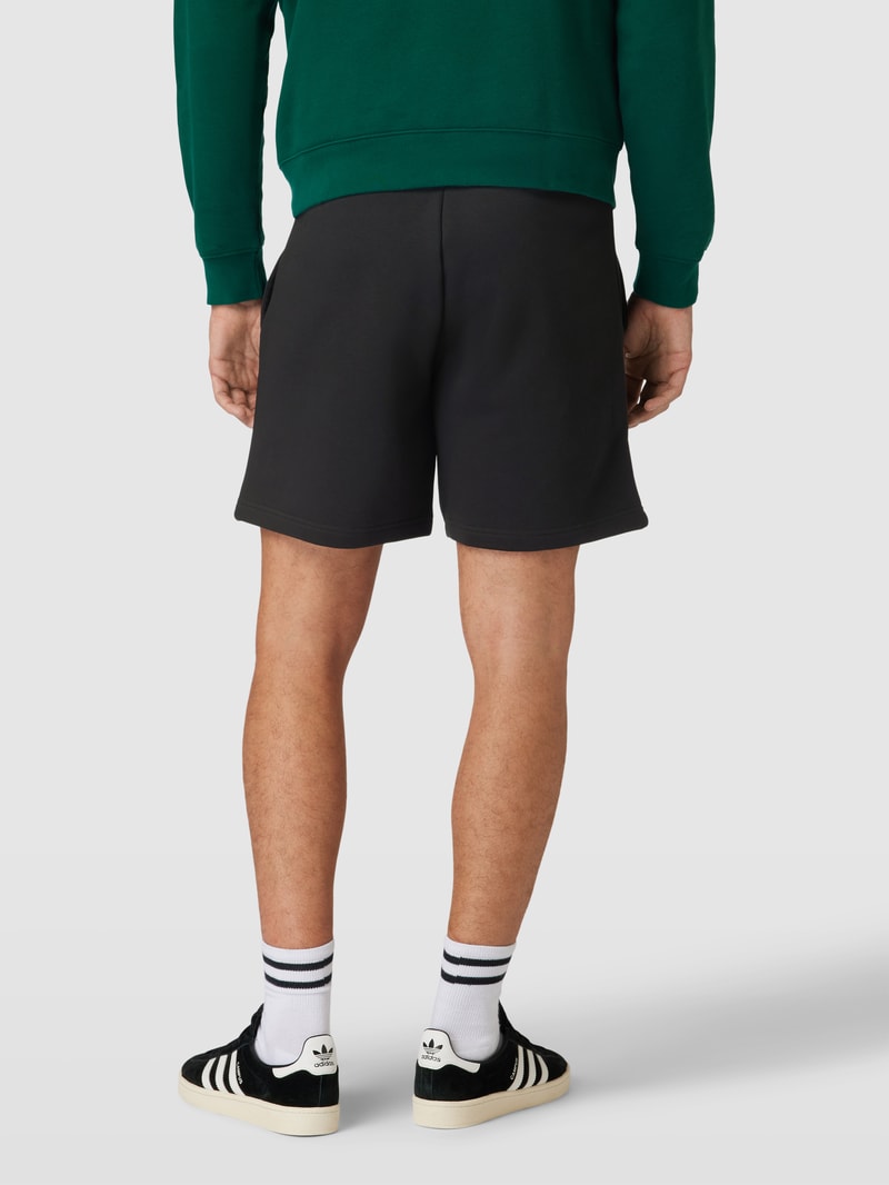 Shorts mit Logo-Print in schwarz