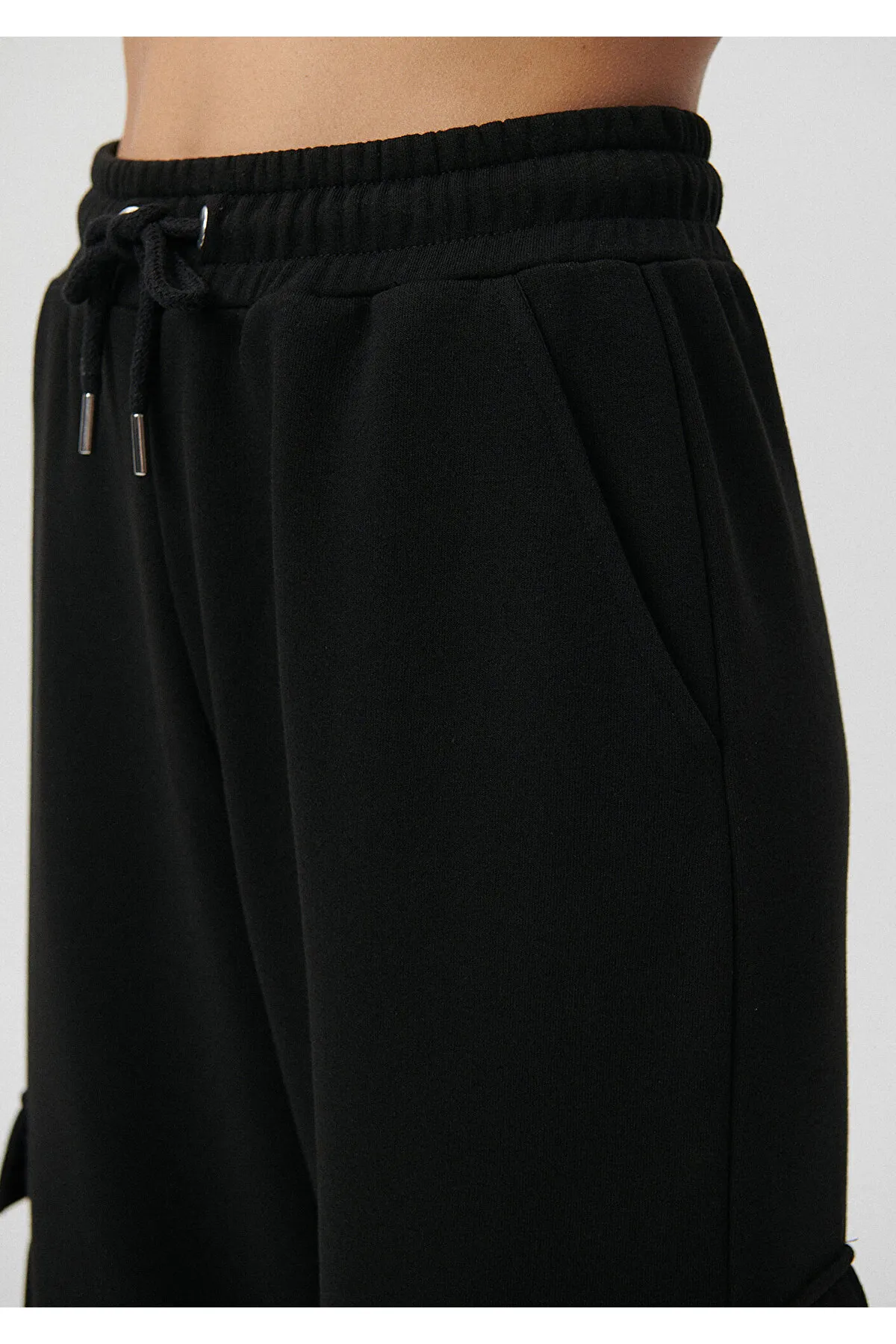 Mavi  Schwarze Cargo-Jogginghose 1010271-900