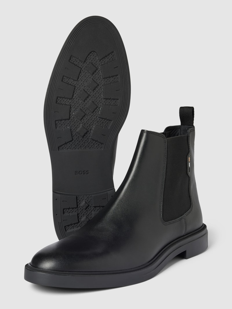 Chelsea Boots mit Label-Details Modell 'Calev' in schwarz