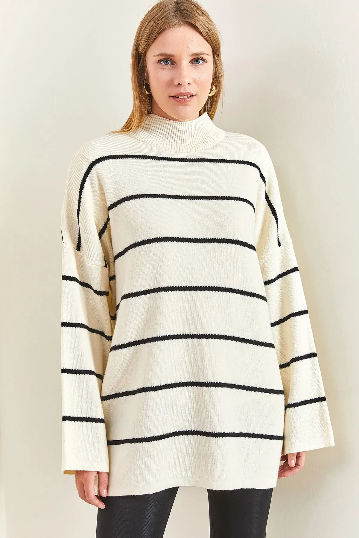 Bianco Lucci  Gestreifter Oversize-Strickpullover für Damen mit Rollkragen