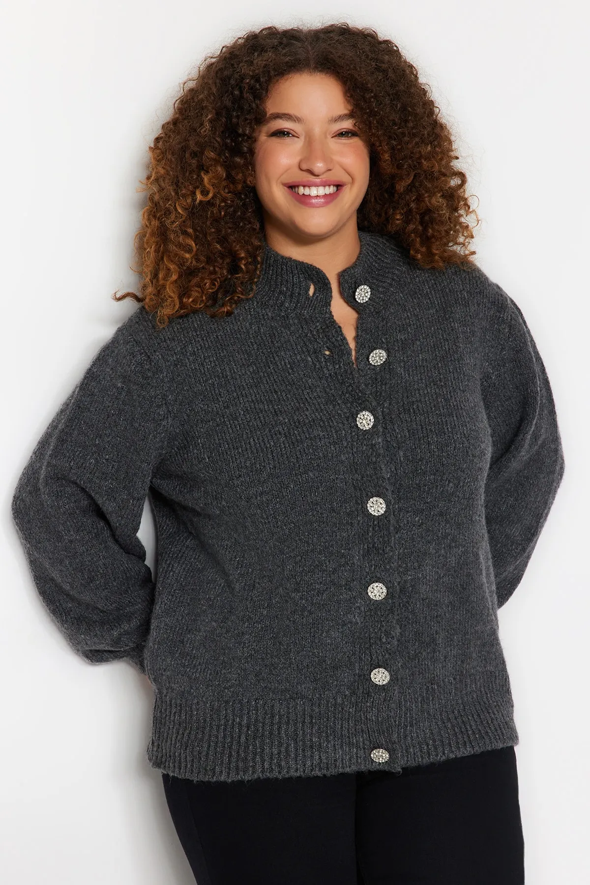 Trendyol Curve  Anthrazitfarbener Cardigan mit Knopfverschluss TBBAW24AV00019