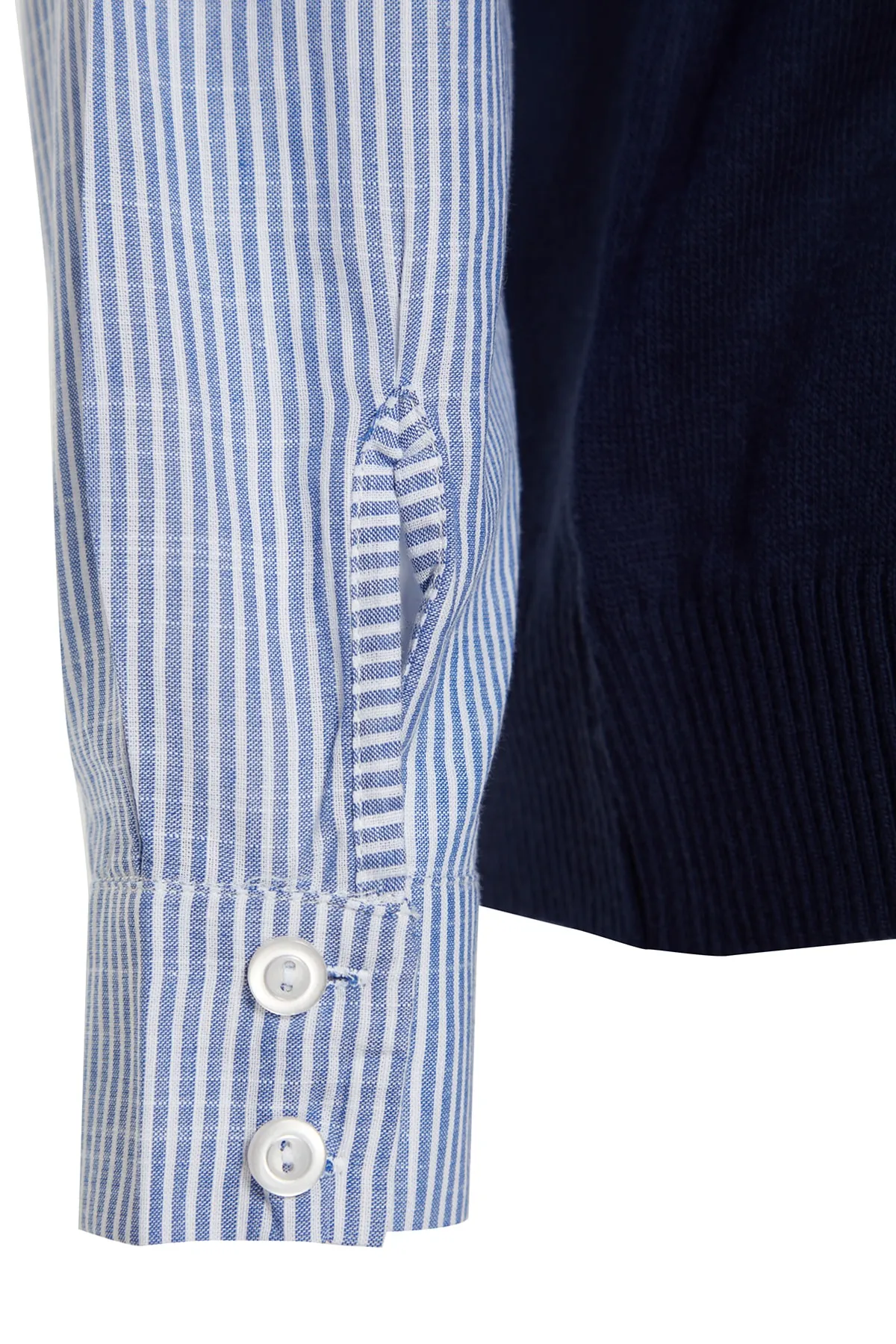 Trendyol Curve  Marineblauer Farbblock-Strickpullover TBBAW24AN00017
