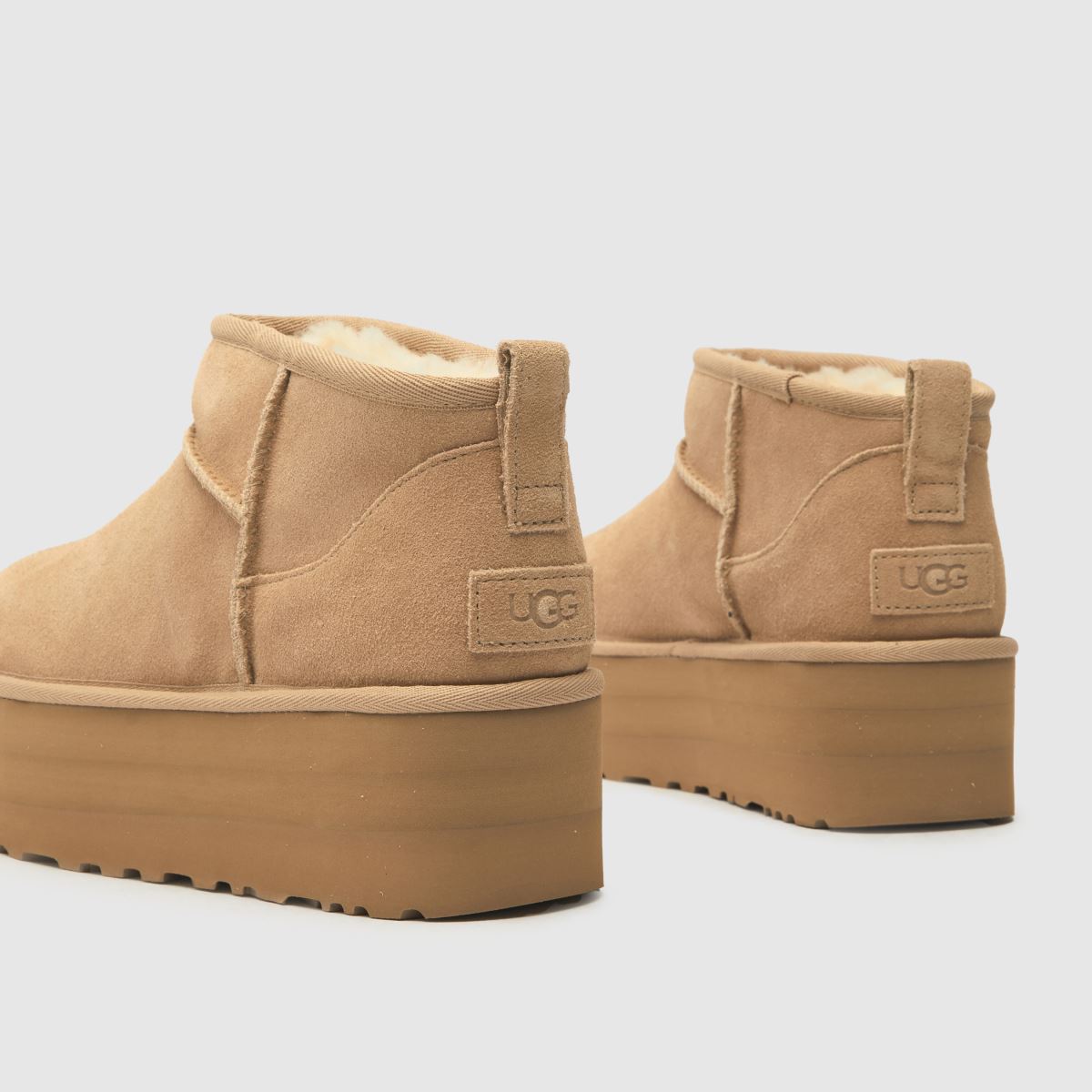 UGG Classic Ultra Mini Platform Csizma Homokszínben