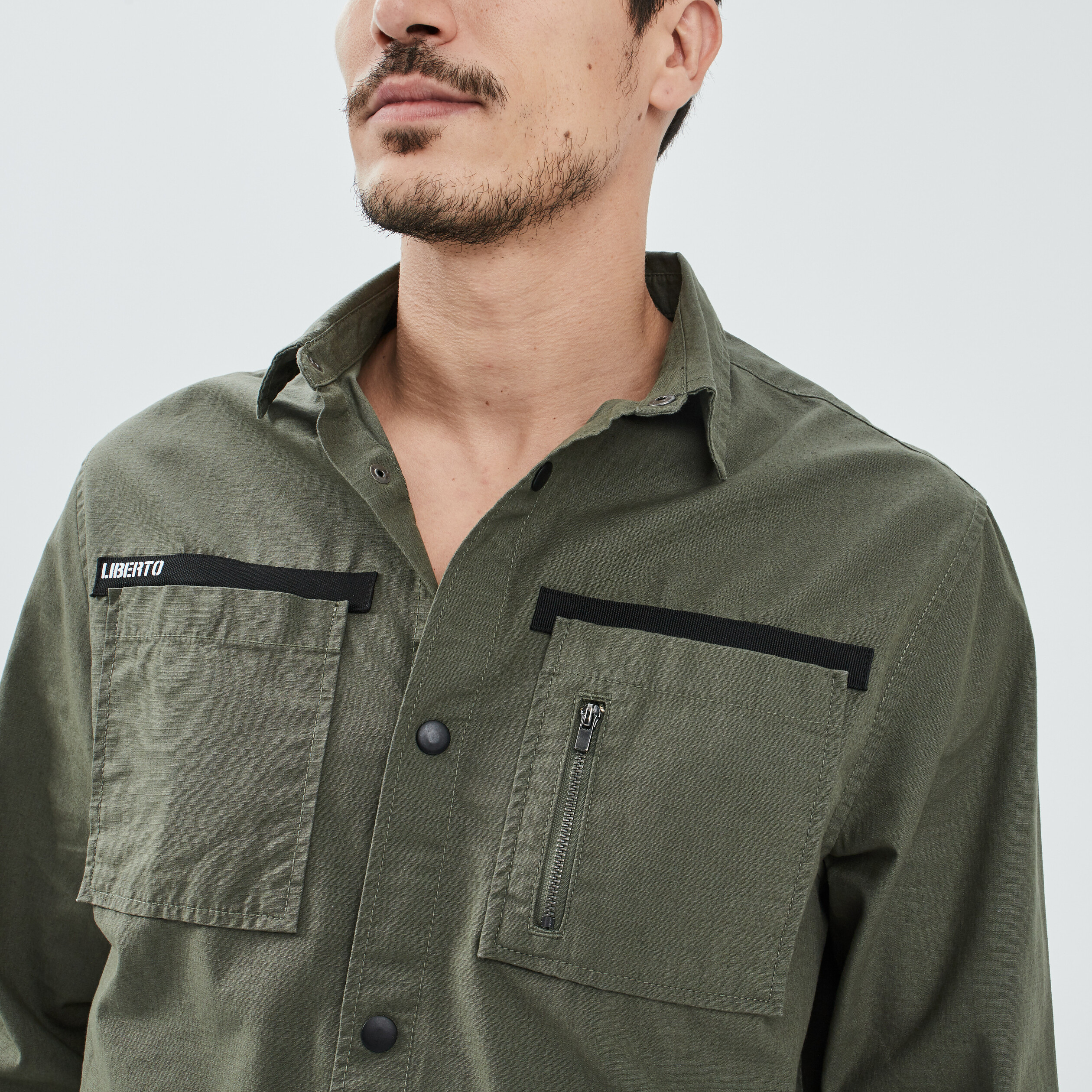 Chemise manches longues détail zippé vert kaki homme | La Halle