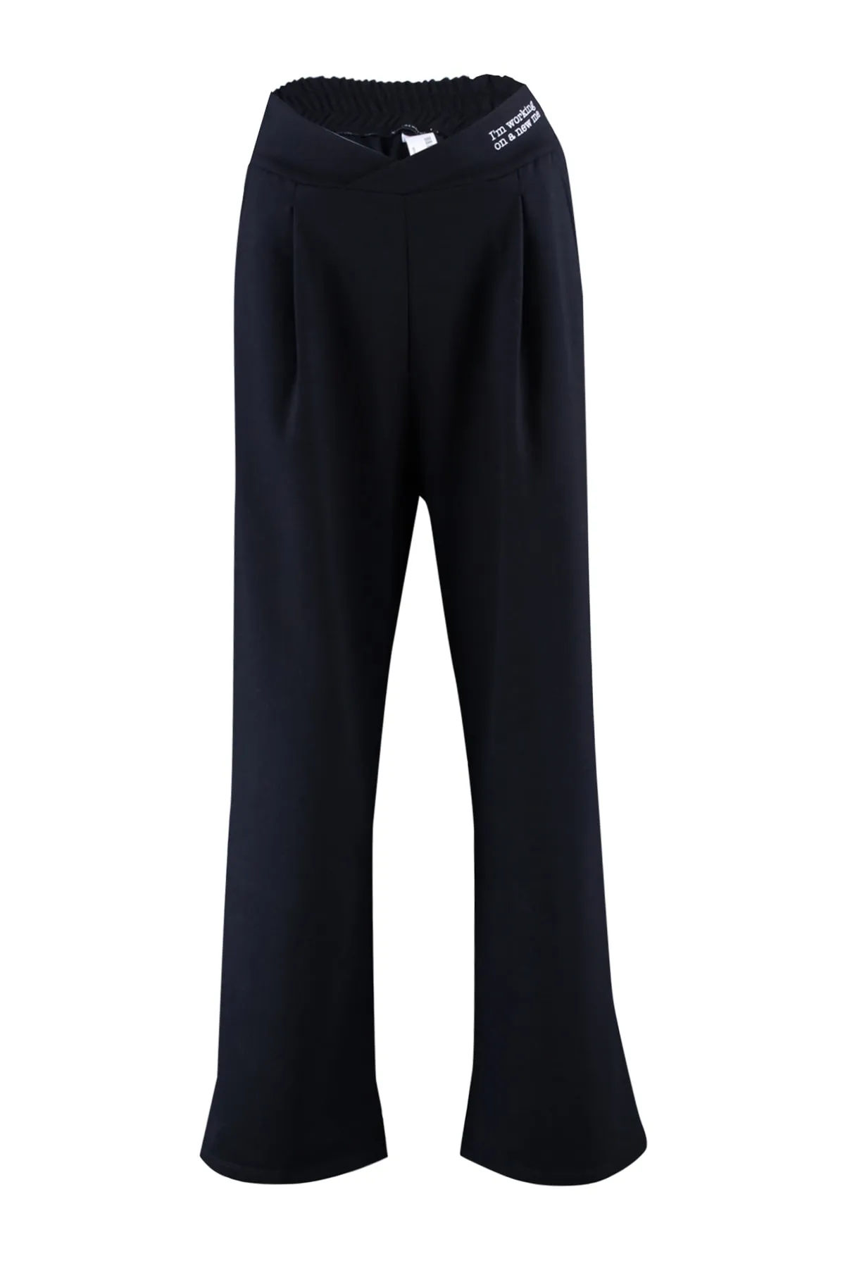 Trendyol Collection  Schwarze, bedruckte, detaillierte Strickhose mit weitem Bein und entspanntem Schnitt und asymmetrischer Taille TWOAW23PL00389