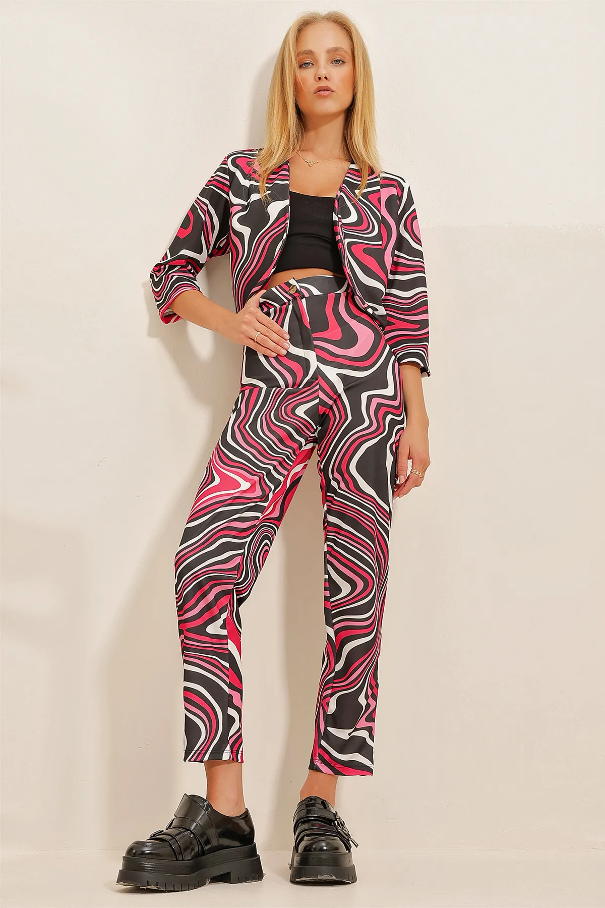 Trend Alaçatı Stili  Fuchsia gemustertes Jacken- und Hosen-Set für Damen ALC-X10820