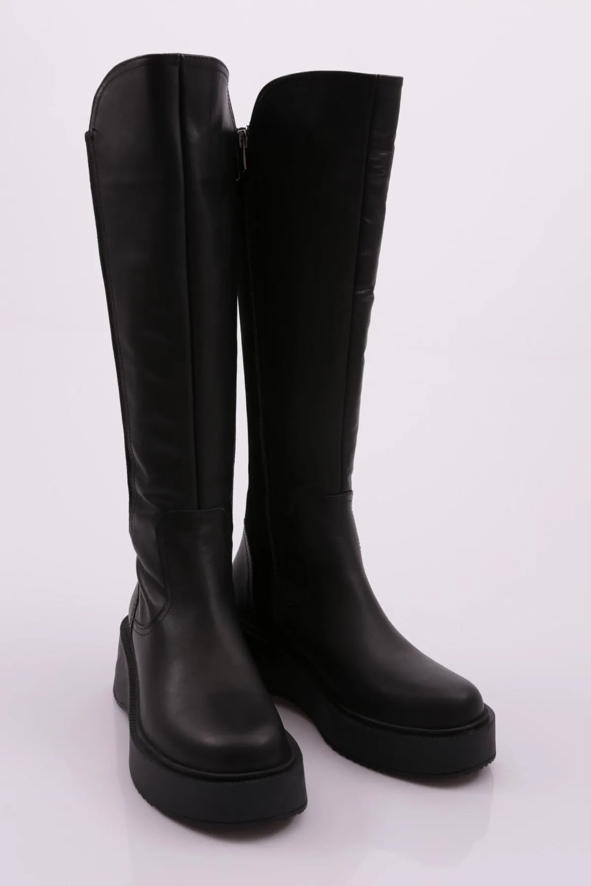 DGN  Schwarze kniehohe Stiefel aus Napa-Leder – dicke Sohle und Reißverschluss