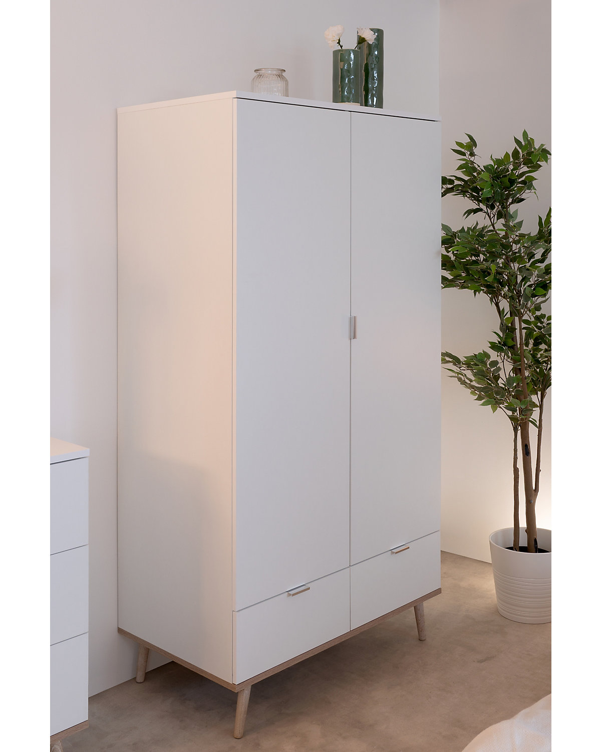 Kleiderschrank 
