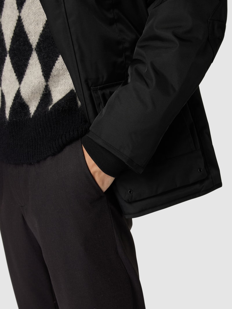 Funktionsjacke mit Label-Detail in schwarz