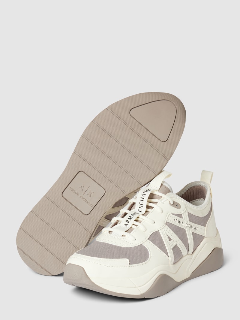 Sneaker in Two-Tone-Machart in beige