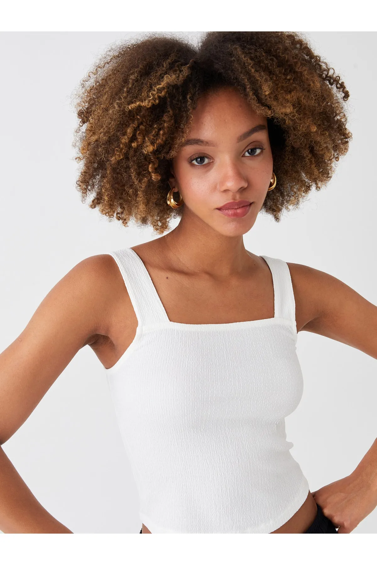LC Waikiki  Kurzes Tanktop für Damen mit eckigem Kragen und geraden Trägern