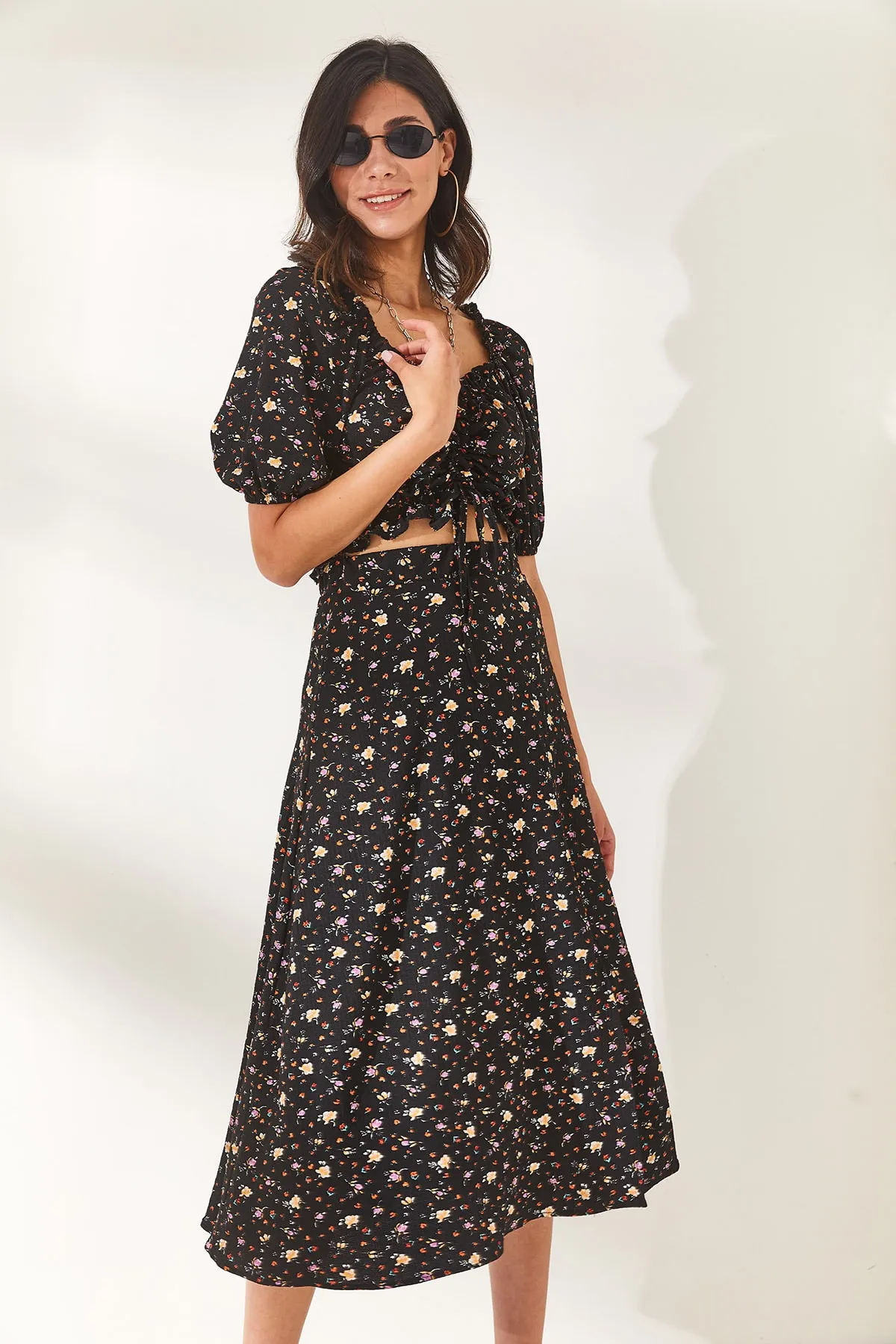 Olalook  Damen Blumenmuster Schwarzes Oberteil Bluse Unterteil Schlitz Rock Set TKM-19000188