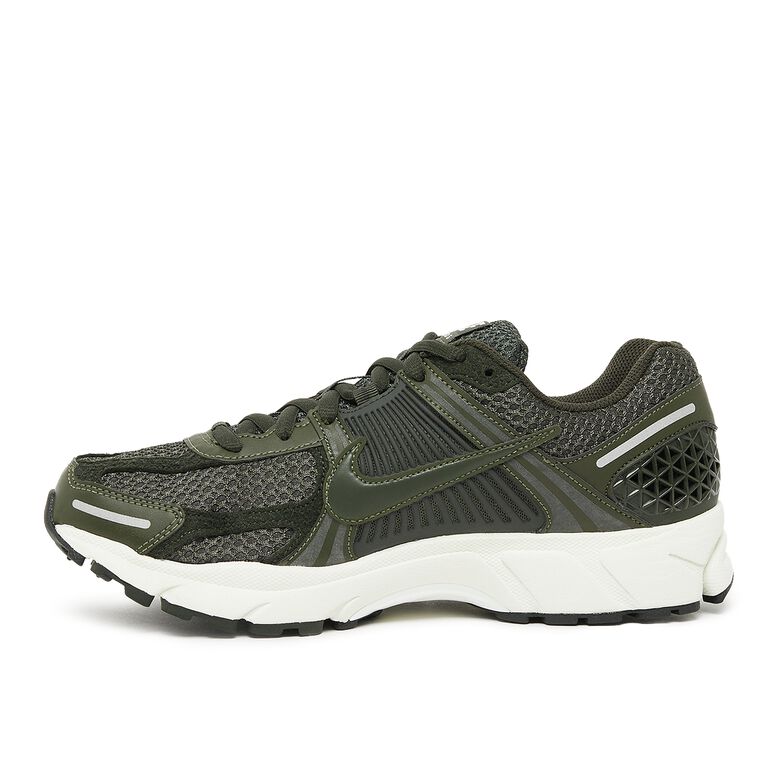 NIKE Zoom Vomero 5 