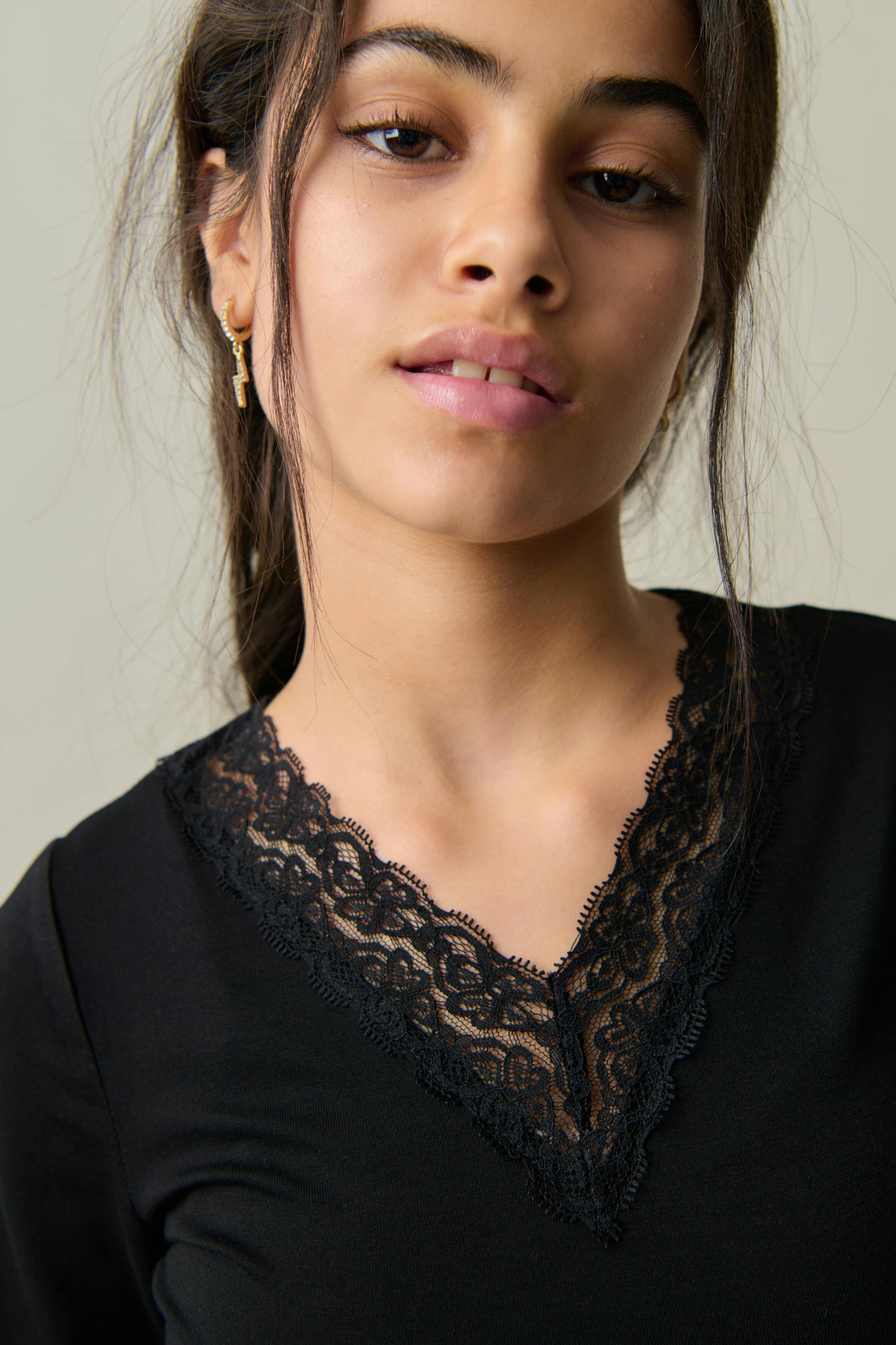 Y lace top