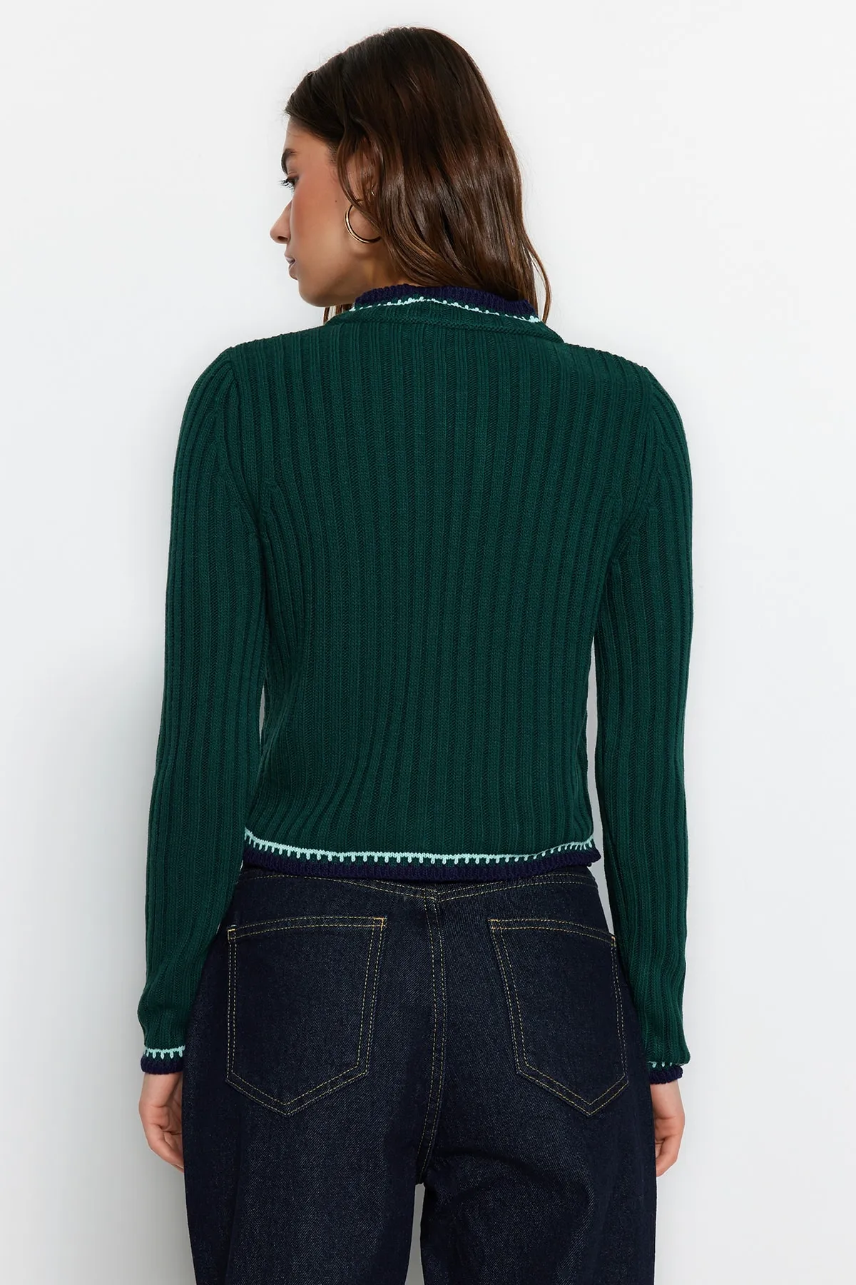 Trendyol Collection  Smaragdgrüne kurze Strickjacke TWOAW23HI00550