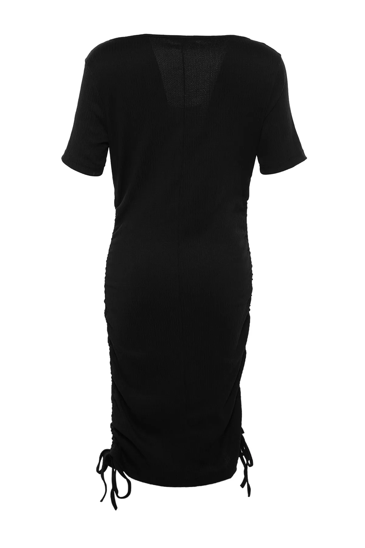 Trendyol Curve  Schwarzes Strickkleid mit seitlichen Raffungen TBSSS22AH0147