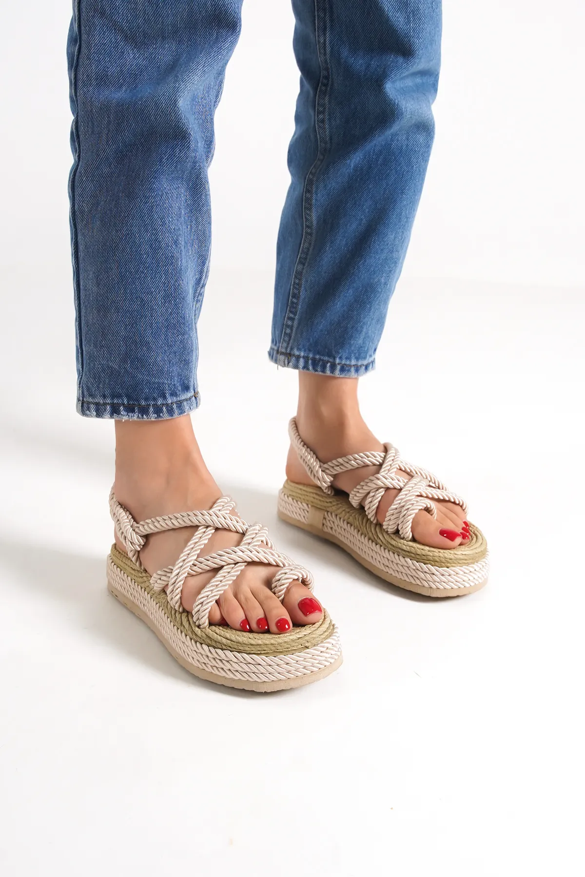 Capone Outfitters  Damen-Sandalen mit Keilabsatz und Schnürung