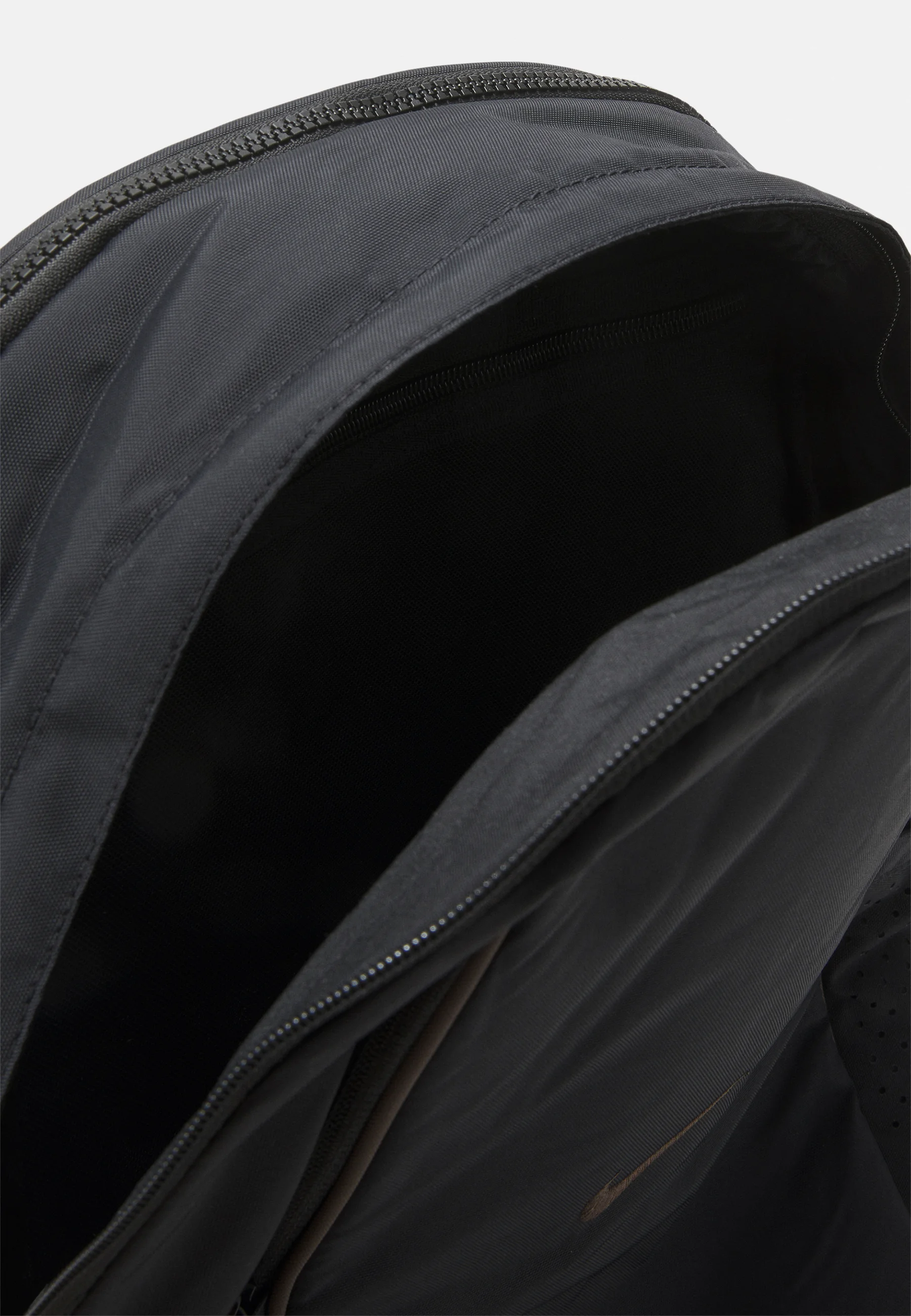 Mochila Nike Sportswear ESSENTIALS