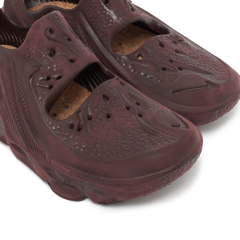 NIKE Ispa Universal 