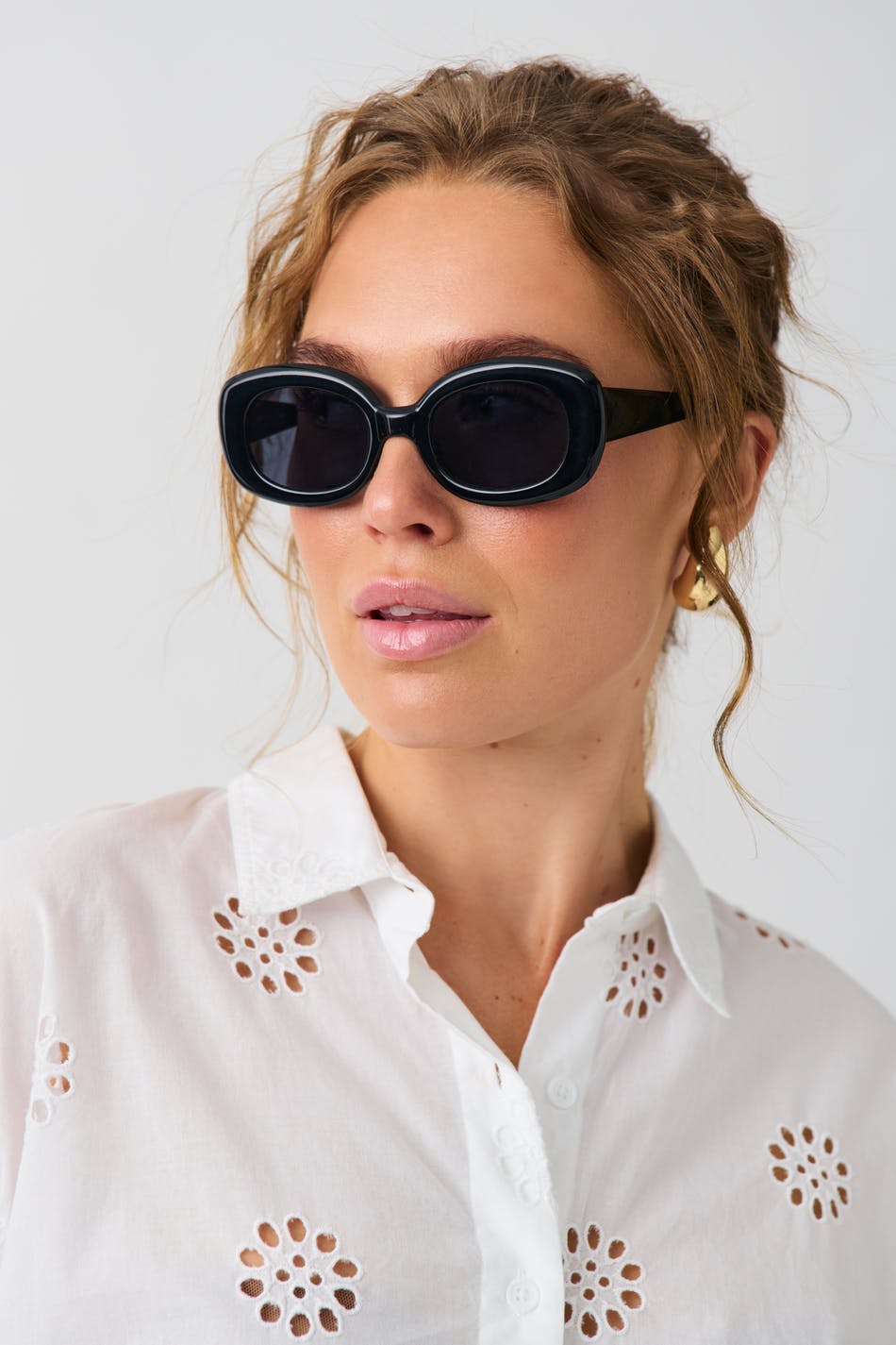Oval sunglasses