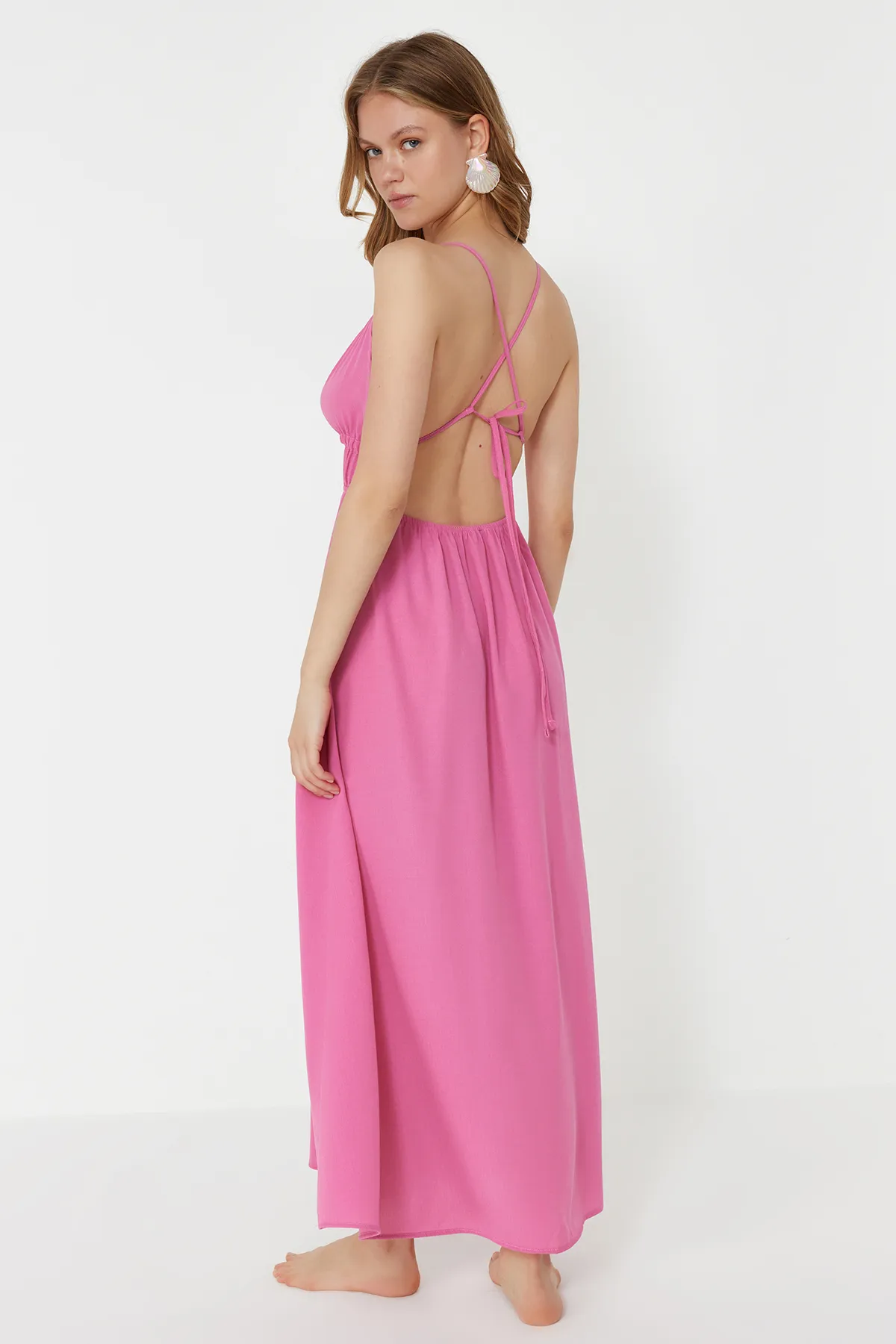 Trendyol Collection  Rosa, gewebtes, gerafftes Maxi-Strandkleid TBESS23EL00063