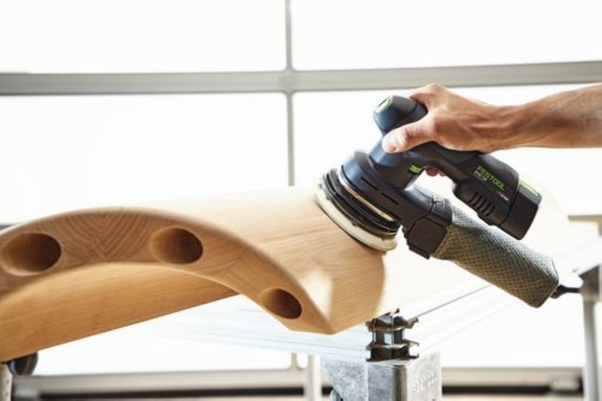 Lijadora orbital inalámbrica Festool 578854 ETSC 125 3.0 I-Plus con 1 batería de 18 V y 3,0 Ah y cargador rápido en estuche.