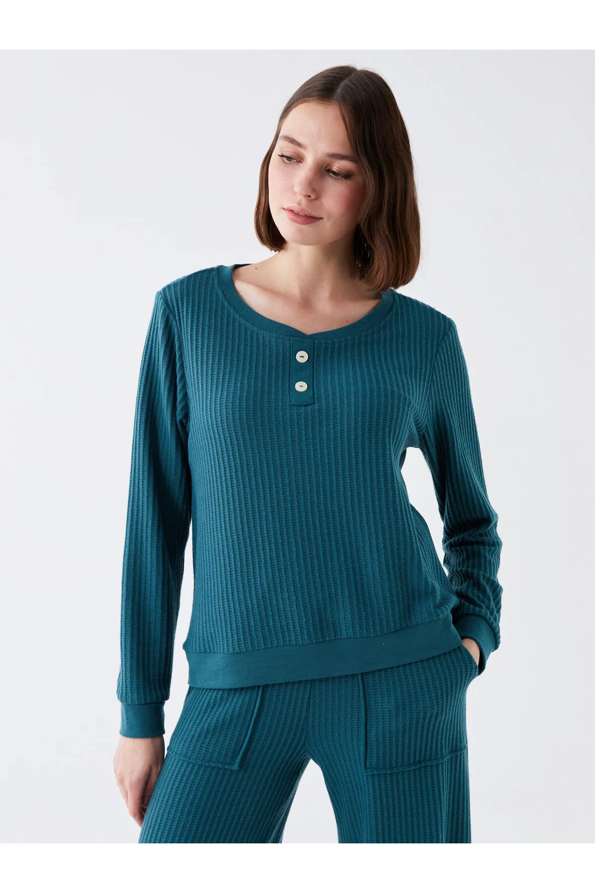 LC Waikiki  Gemustertes Langarm-Damenpyjama-Set mit Rundhalsausschnitt